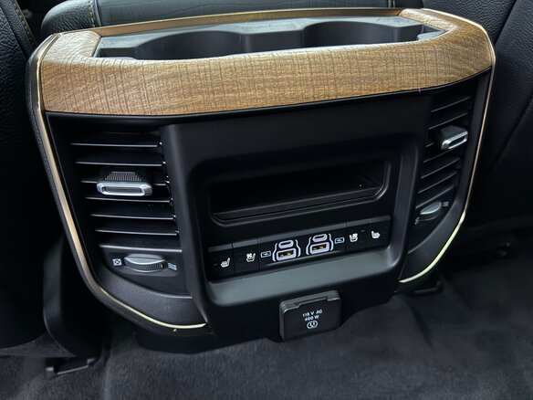 2023 Ram 1500 Crew Cab eTorque V, белый, 7890000 рублей - вид 17