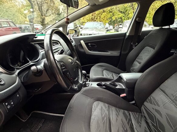 2015 Kia Ceed II, серебристый, 1270000 рублей - вид 5