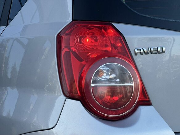 2009 Chevrolet Aveo I Рестайлинг, серебристый, 339000 рублей - вид 12