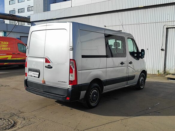 2017 Renault Master, серебристый, 2499000 рублей - вид 4