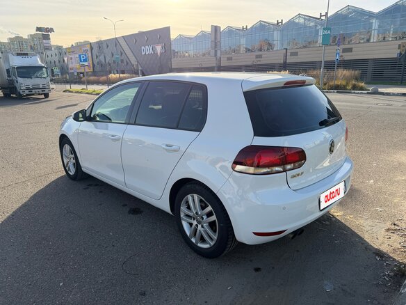 2012 Volkswagen Golf VI, белый, 700000 рублей - вид 7