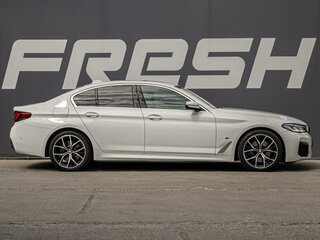 2022 BMW 5 серии 530i VII (G30/G31/G38) Рестайлинг, белый, 5089000 рублей, вид 5