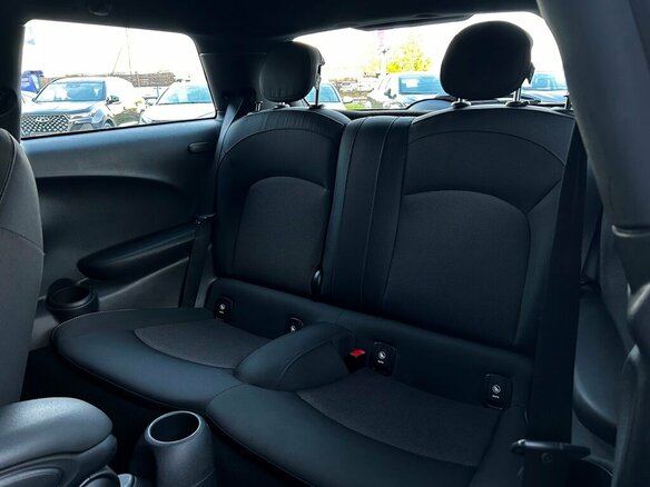 2021 Mini Hatch Cooper III (F55/F56) Рестайлинг, оранжевый, 2220700 рублей - вид 8