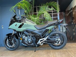 2025 Honda NC 750X, зелёный, 1600000 рублей, вид 4