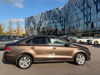 2017 Volkswagen Polo V Рестайлинг, коричневый, 1150000 рублей, вид 5