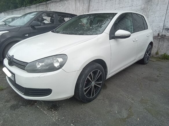 2010 Volkswagen Golf VI, белый - вид 2