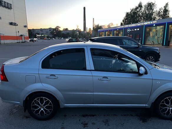 2006 Chevrolet Aveo I Рестайлинг, серебристый, 260000 рублей - вид 2