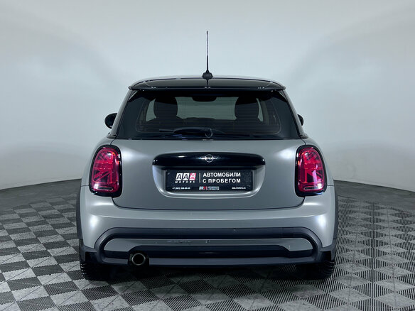 2021 Mini Hatch Cooper III (F55/F56) Рестайлинг 2, серый, 1850000 рублей - вид 4