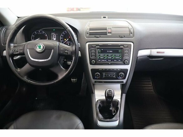 2011 Skoda Octavia Scout II (A5) Рестайлинг, серый, 1057400 рублей - вид 8