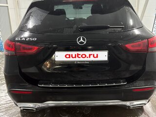 2020 Mercedes-Benz GLA 250 II (H247), чёрный, 2599000 рублей, вид 3