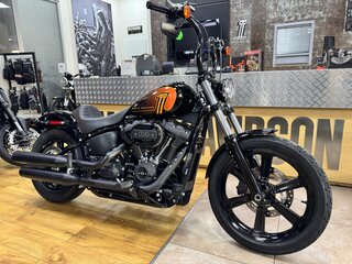 2023 Harley-Davidson Street Bob, чёрный, 1290000 рублей, вид 2