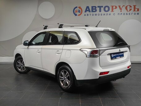 2013 Mitsubishi Outlander III, белый, 835000 рублей, вид 2