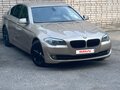 2011 BMW 5 серии 523i VI (F10/F11/F07), бежевый, 1200000 рублей - вид 3
