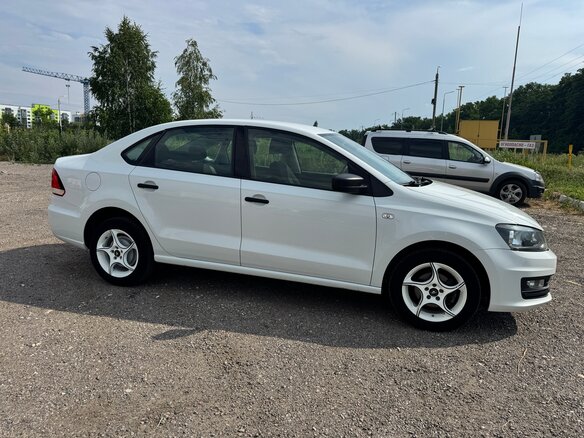 2016 Volkswagen Polo V Рестайлинг, белый - вид 3