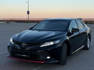 2020 Toyota Camry VIII (XV70), чёрный, 2499000 рублей, вид 2