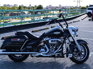 2017 Harley-Davidson Road King, чёрный, 1042092 рублей, вид 3