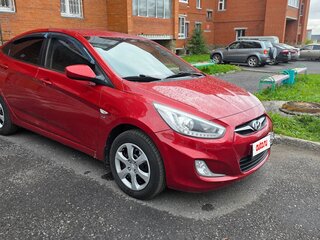 2013 Hyundai Solaris I, красный, 680000 рублей, вид 3