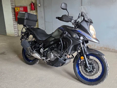 2021 Suzuki V-Strom DL 650, серебристый, 915000 рублей, вид 2