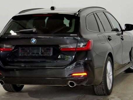 2023 BMW 3 серии 318d VII (G2x) Рестайлинг, чёрный, 4134000 рублей, вид 4