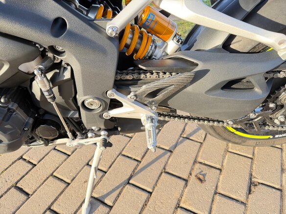 2024 Triumph Speed Triple, серый, 1600000 рублей - вид 5