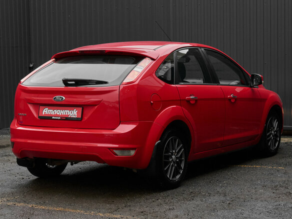 2011 Ford Focus II Рестайлинг, красный, 600000 рублей - вид 6