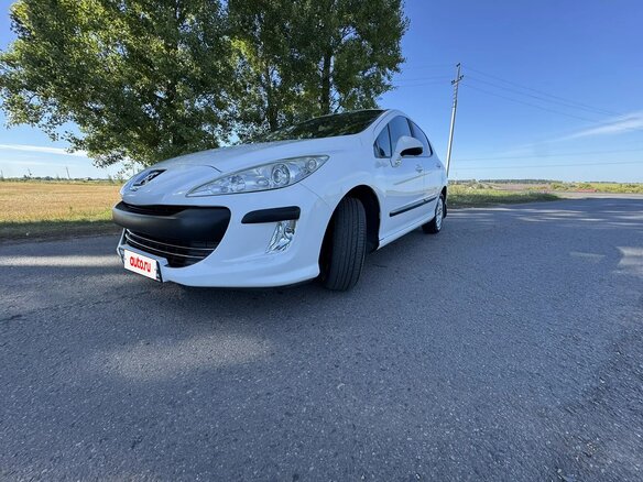 2011 Peugeot 308 I Рестайлинг, белый, 650000 рублей