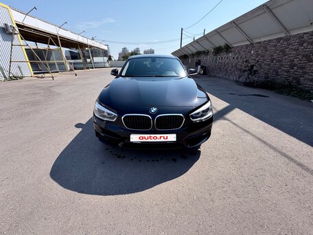 2018 BMW 1 серии 118i II (F20/F21) Рестайлинг 2, чёрный, 1950000 рублей, вид 4
