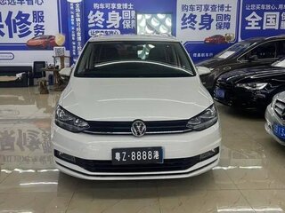 2016 Volkswagen Touran II, белый, 2050000 рублей, вид 3