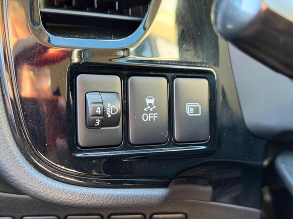 2018 Mitsubishi Outlander III Рестайлинг 3, серебристый, 2159000 рублей - вид 27