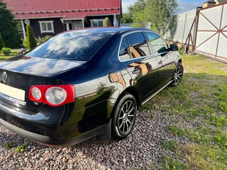 2010 Volkswagen Jetta V, чёрный, 360000 рублей, вид 5