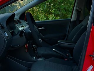 2012 Volkswagen Polo V, красный, 849000 рублей, вид 3
