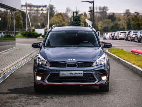 2021 Kia Rio X IV Рестайлинг, серый, 1950000 рублей - вид 3