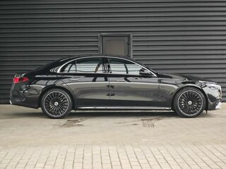 2025 Mercedes-Benz E-Класс 300 VI (W214, S214), чёрный, 9700000 рублей, вид 4