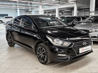 2017 Hyundai Solaris II, чёрный, 963000 рублей, вид 2
