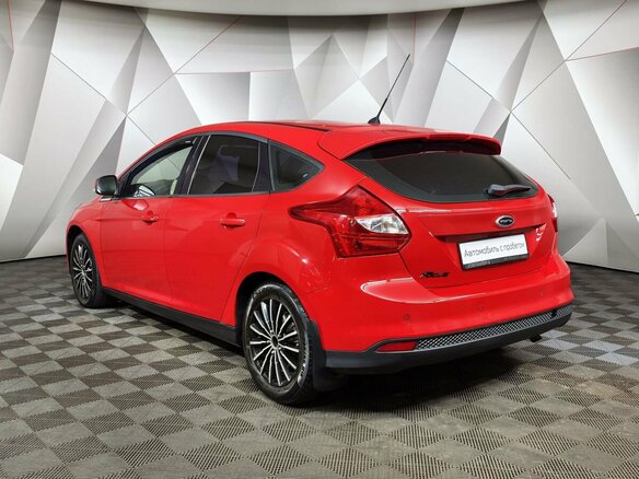 2011 Ford Focus III, красный - вид 3