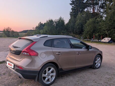 2013 Volvo V40 Cross Country I, золотистый, 1250000 рублей, вид 4