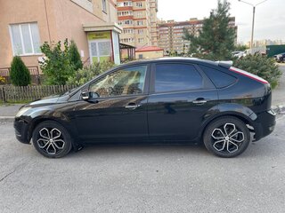 2010 Ford Focus II Рестайлинг, чёрный, 380000 рублей, вид 4
