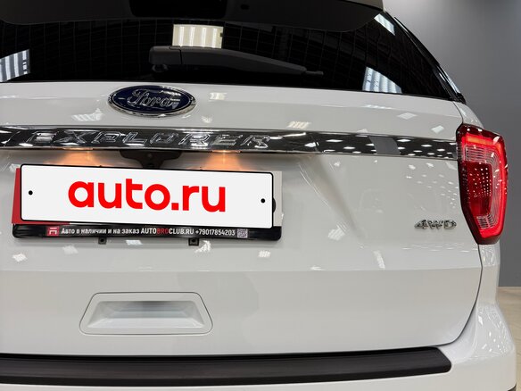 2018 Ford Explorer V Рестайлинг, белый, 3150000 рублей - вид 9