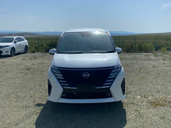 2023 Nissan Serena VI (C28), белый - вид 1