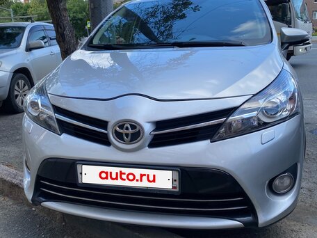 2013 Toyota Verso I Рестайлинг, серебристый, 1300000 рублей, вид 1