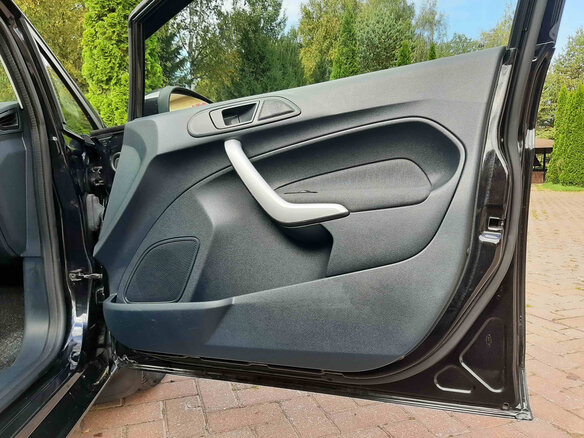 2012 Ford Fiesta Mk6, чёрный - вид 13