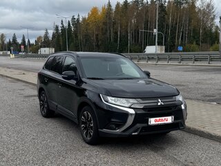 2020 Mitsubishi Outlander III Рестайлинг 3, чёрный, 1770000 рублей, вид 1