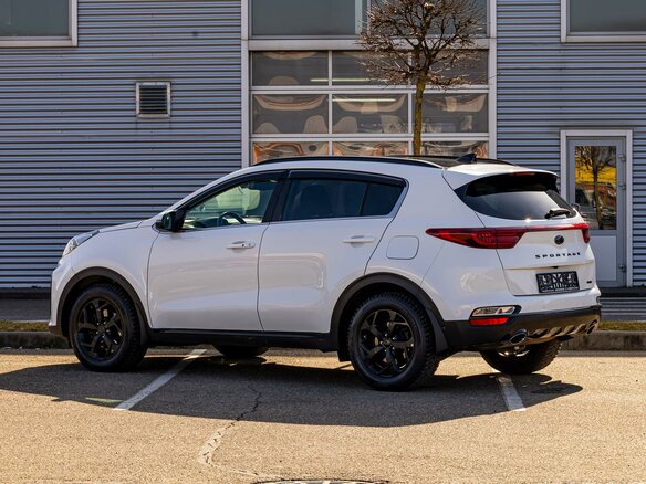 2021 Kia Sportage IV Рестайлинг, белый, 2095000 рублей - вид 3