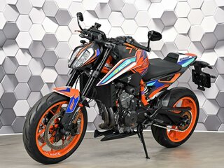 2021 KTM 890 Duke R, белый, 775000 рублей, вид 2