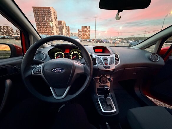 2008 Ford Fiesta Mk6, красный - вид 3
