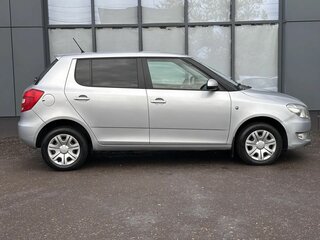 2012 Skoda Fabia II Рестайлинг, серебристый, 550000 рублей, вид 4