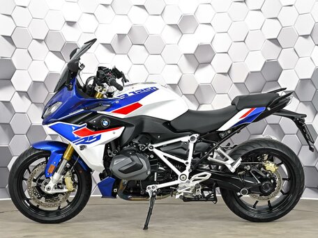 2024 BMW R 1250 RS, белый, 1677000 рублей, вид 4