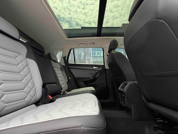 2022 Volkswagen Tayron I Рестайлинг, чёрный, 2285000 рублей - вид 12