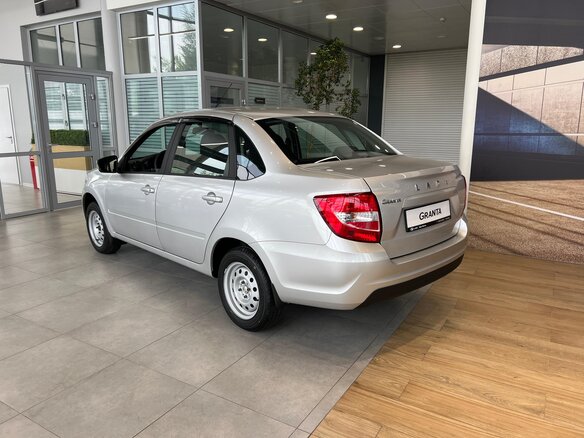 2026 Lada (ВАЗ) Granta I Рестайлинг, серебристый, 1114000 рублей - вид 5