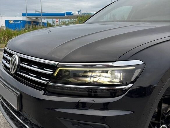 2017 Volkswagen Tiguan II, чёрный, 3440000 рублей - вид 7